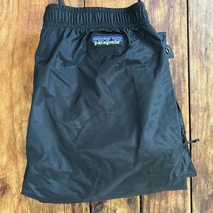 Patagonia rain pants size small